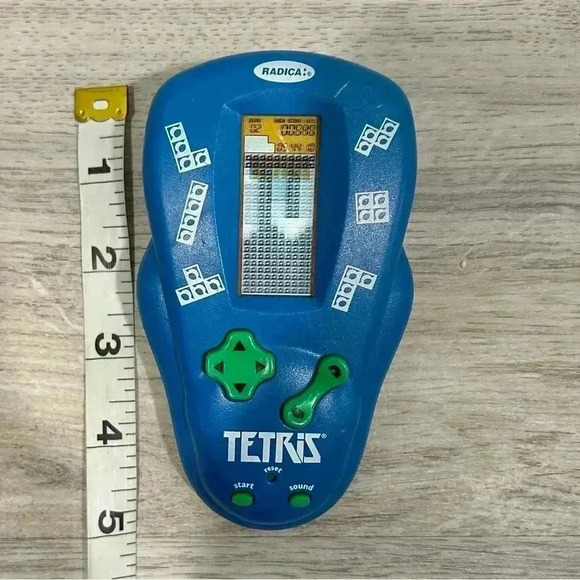 Vintage 2000 Radica Pocket Tetris Electronic Hand Held LCD Travel Game Tested - Picture 3 of 4